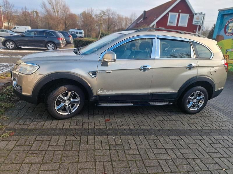 Gebraucht Chevrolet Captiva 150 PS (110 kW) 2009 Gold SUV