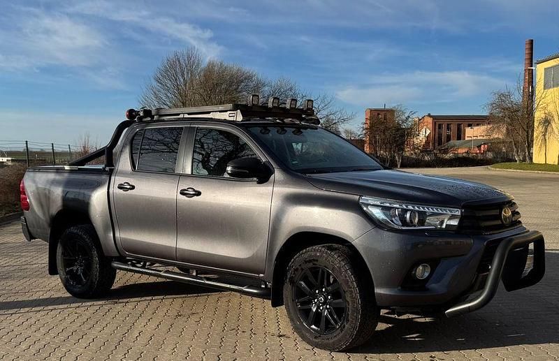 Gebraucht Toyota HiLux 150 PS (110 kW) 2018 Grau Abholung