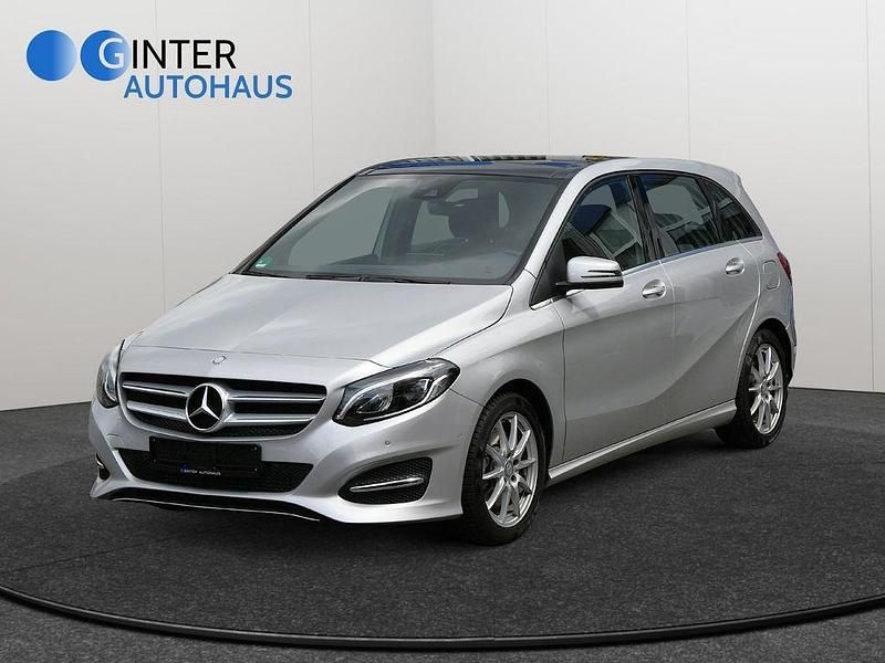 Silber Gebraucht 2015 Mercedes B250 Urban Van / Kleinbus | 19.990 € (Fairer Preis) - Bild 1/4