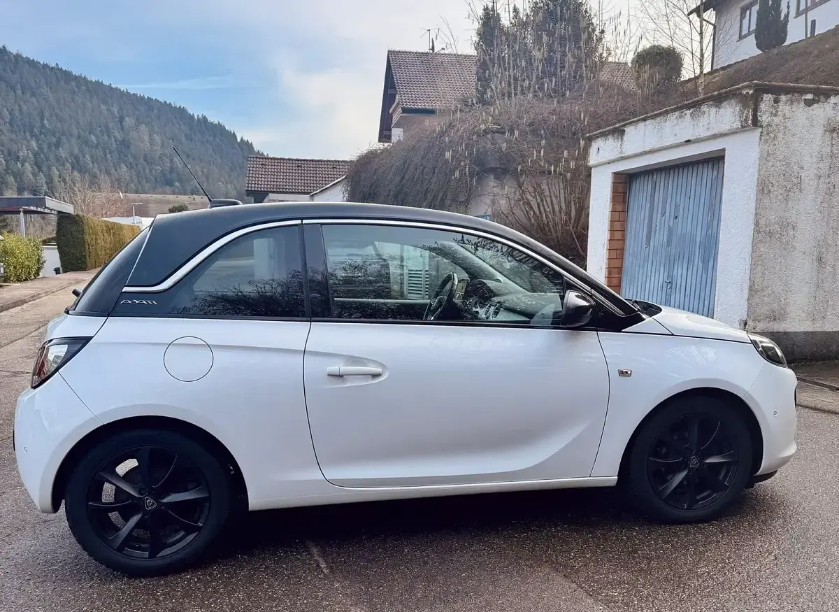 Używany Opel Adam Slam 101 KM (74 kW) 2015 Biały Hatchback