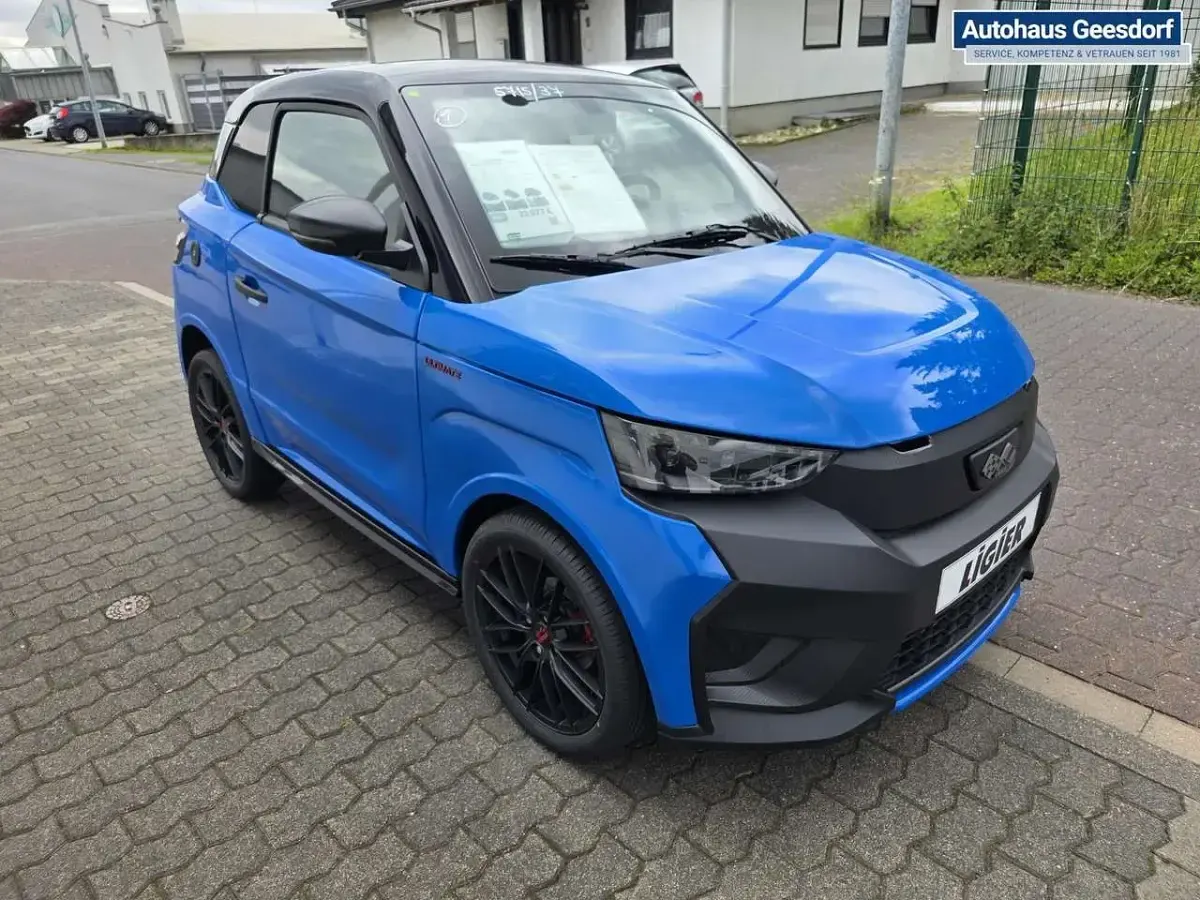 Neu Ligier JS50 2026 Reef blau Kleinwagen