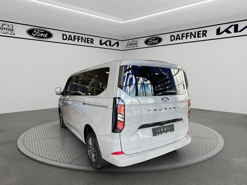 Neu Ford Tourneo Titanium 170 PS (125 kW) 2026 Grau Van / Kleinbus