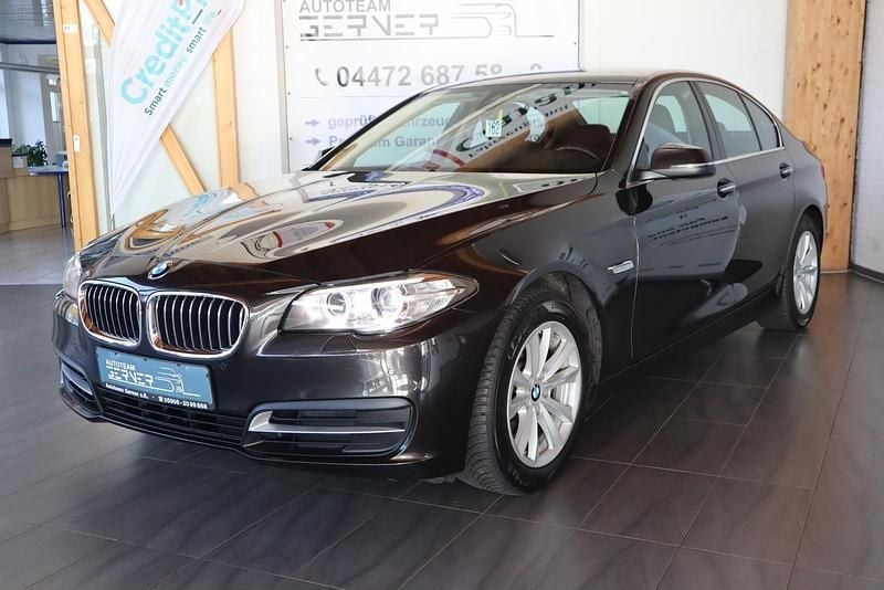 Braun Gebraucht 2015 BMW 520 Sport Line Limousine | 13.790 € (Fairer Preis) - Bild 1/2