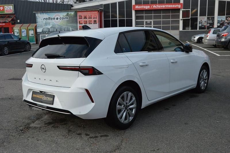 Gebraucht Opel Astra 131 PS (96 kW) 2023 Weiß Limousine