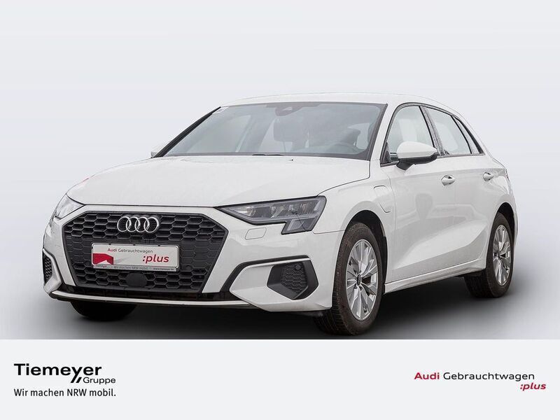 Ibisweiß Gebraucht 2022 Audi A3 Sportback e-tron Comfort Limousine | 22.940 € (Guter Preis) - Bild 1/4