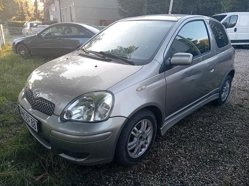 Grau Gebraucht 2005 Toyota Yaris Sol Kleinwagen | 1.699 € (Guter Preis) - Bild 1/4