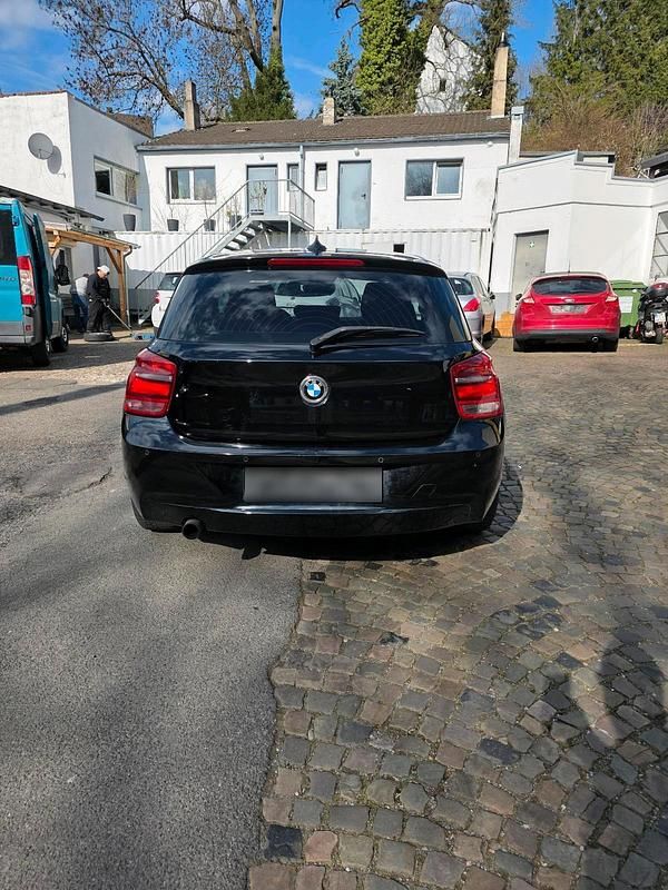 Gebraucht BMW 116 136 PS (100 kW) 2012 Schwarz Kleinwagen