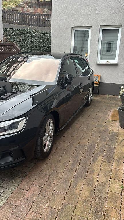 Gebraucht Audi A4 Advanced 163 PS (119 kW) 2020 Schwarz Kombi