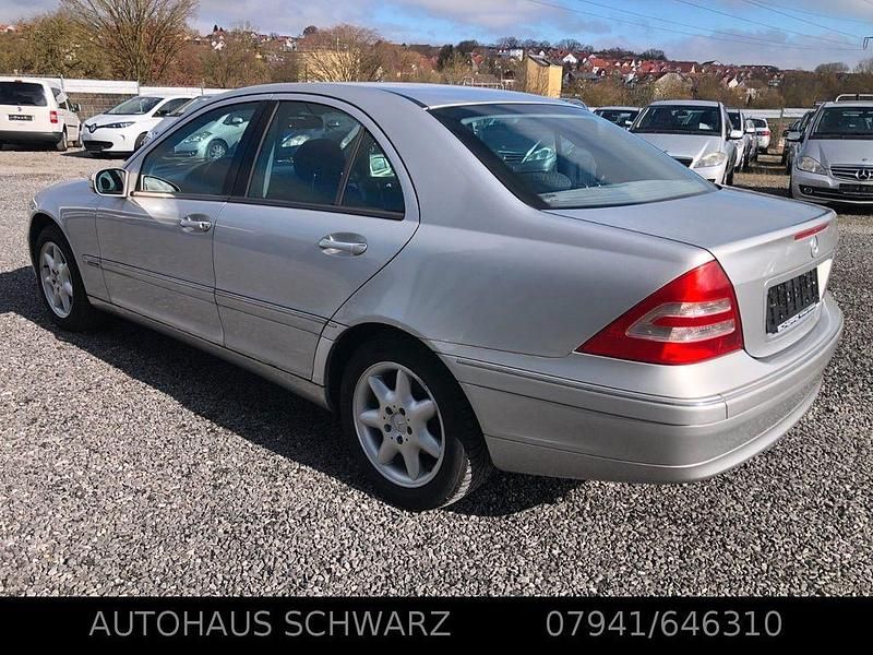 Gebraucht Mercedes C180 Elegance 129 PS (94 kW) 2000 Silber Limousine
