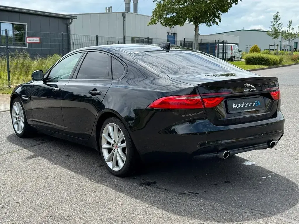 Gebraucht Jaguar XF Prestige 300 PS (220 kW) 2016 Schwarz Limousine