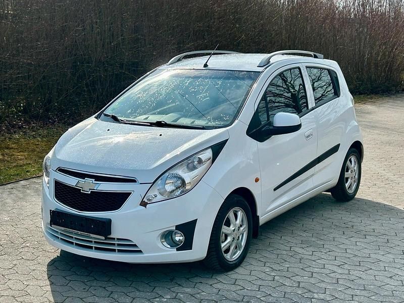 Gebraucht Chevrolet Spark 80 PS (58 kW) 2011 Weiß Kleinwagen