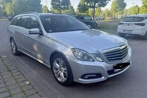 Gebraucht Mercedes E200 184 PS (135 kW) 2010 Silber Limousine