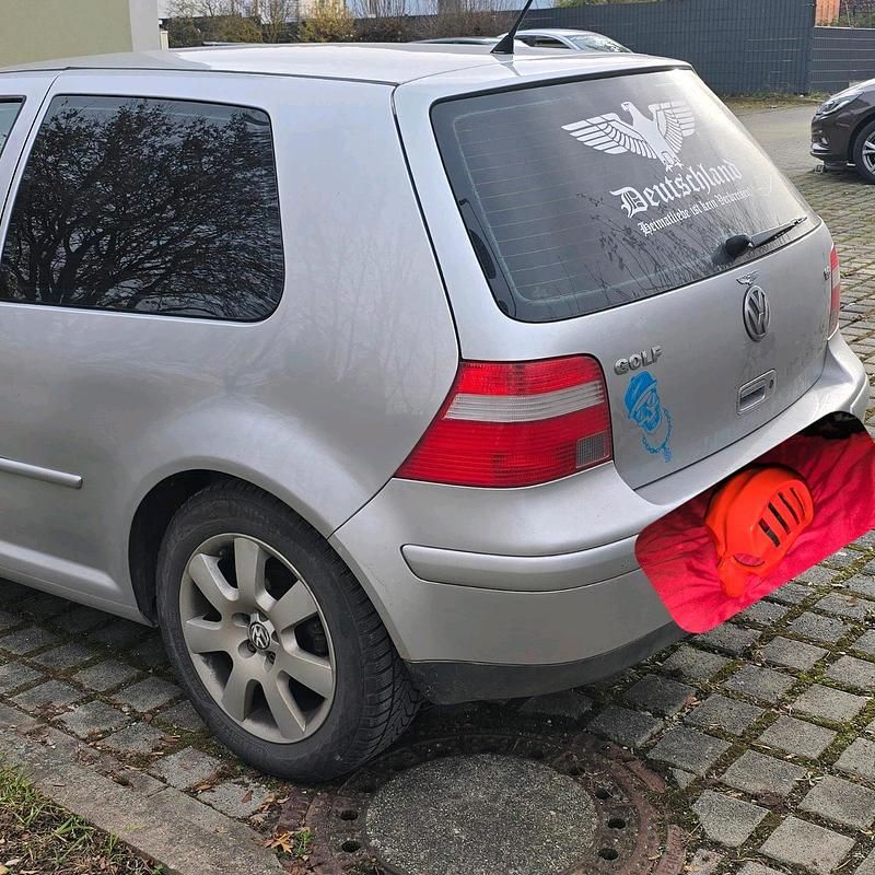 Gebraucht VW Golf IV 105 PS (77 kW) 2003 Silber Kleinwagen