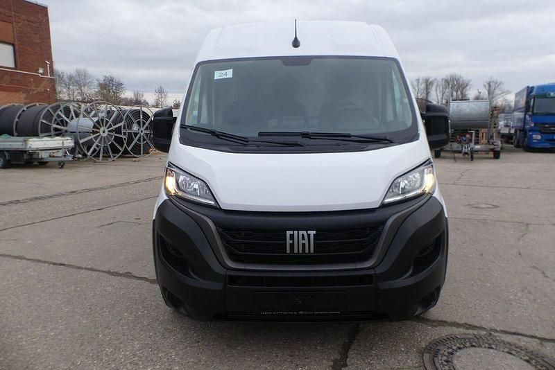 Gebraucht Fiat Ducato 140 PS (102 kW) 2023 Weiß Van