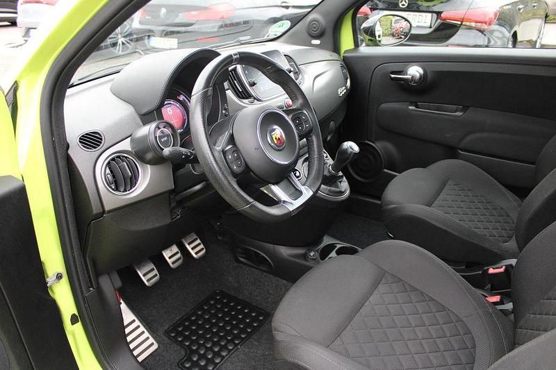Gebraucht Abarth 595C Pista 165 PS (121 kW) 2020 Gelb Cabrio