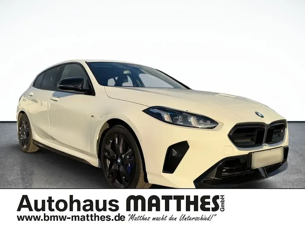 Gebraucht BMW M135 Efficient Dynamics 300 PS (220 kW) 2024 Weiss Kleinwagen