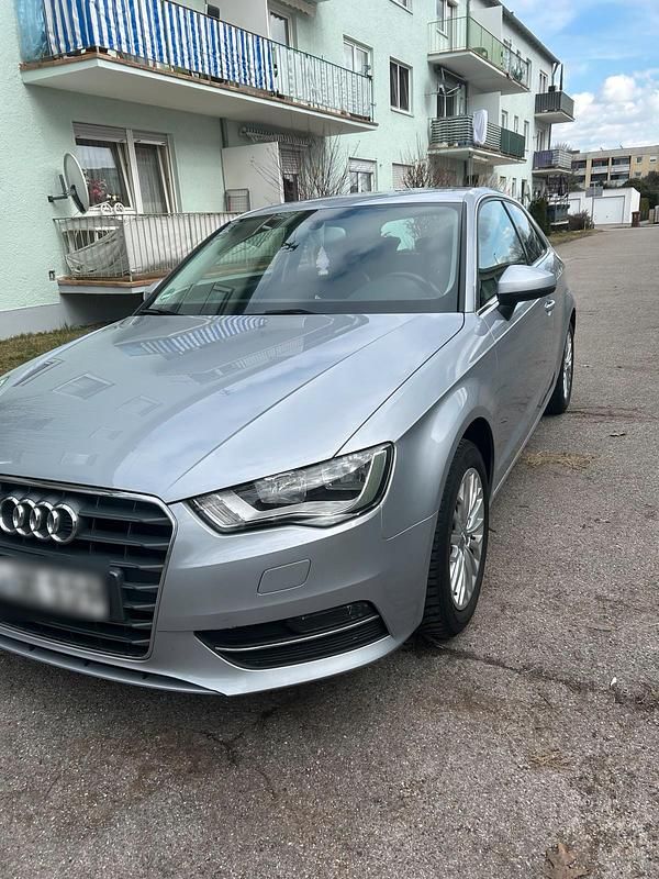Gebraucht Audi A3 Comfort 110 PS (80 kW) 2015 Grau Limousine