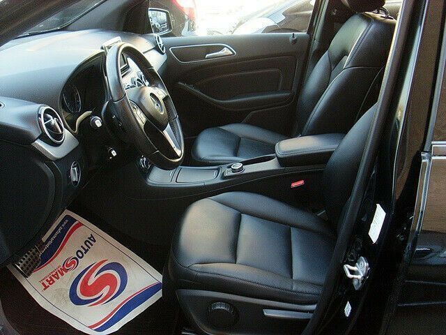 Gebraucht Mercedes B200 156 PS (114 kW) 2012 Schwarz metallic Kleinwagen