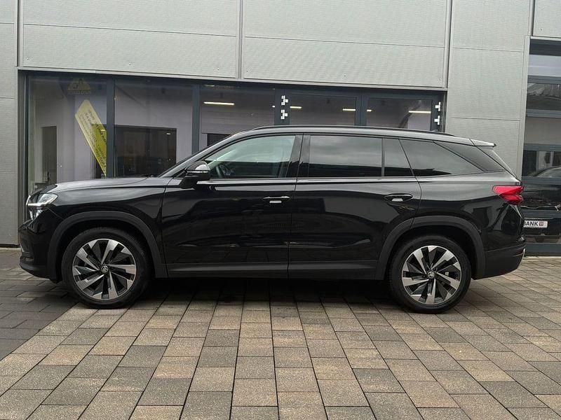 Black magic perleffect (metallic) Gebraucht 2024 Skoda Kodiaq Selection SUV | 41.950 € (Superpreis) - Bild 1/4