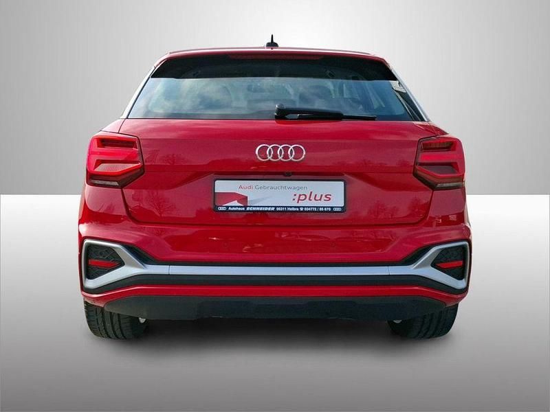 Gebraucht Audi Q2 Ambiente 150 PS (110 kW) 2021 Tangorot metallic SUV