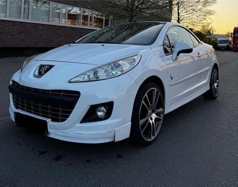 Weiß Gebraucht 2010 Peugeot 207 CC Cabrio | 2.600 € (Guter Preis) - Bild 1/4