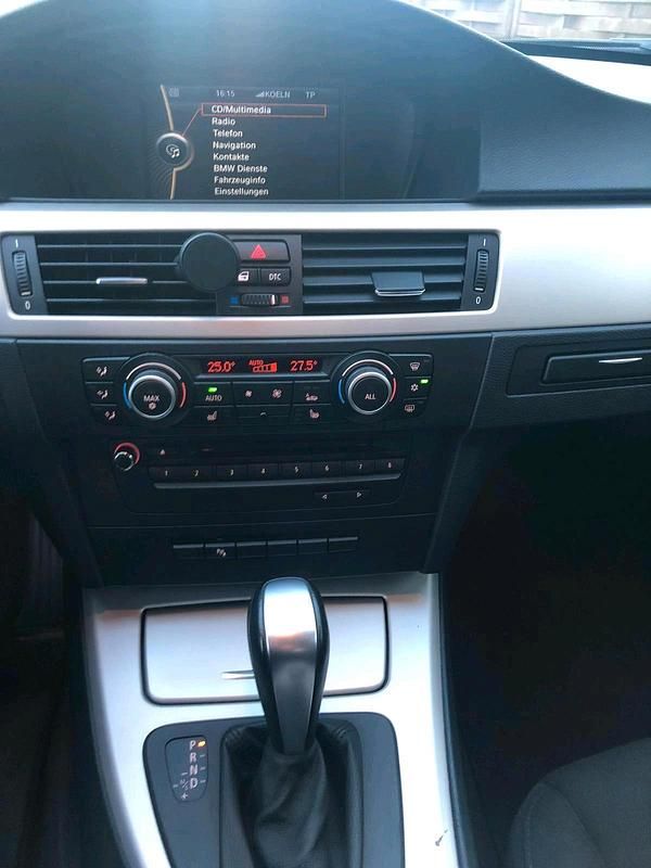 Gebraucht BMW 320 170 PS (125 kW) 2009 Silber Limousine