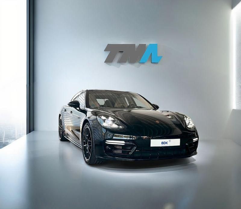 Schwarz Gebraucht 2021 Porsche Panamera Turbo S Limousine | 118.999 € (Etwas zu teuer) - Bild 1/4