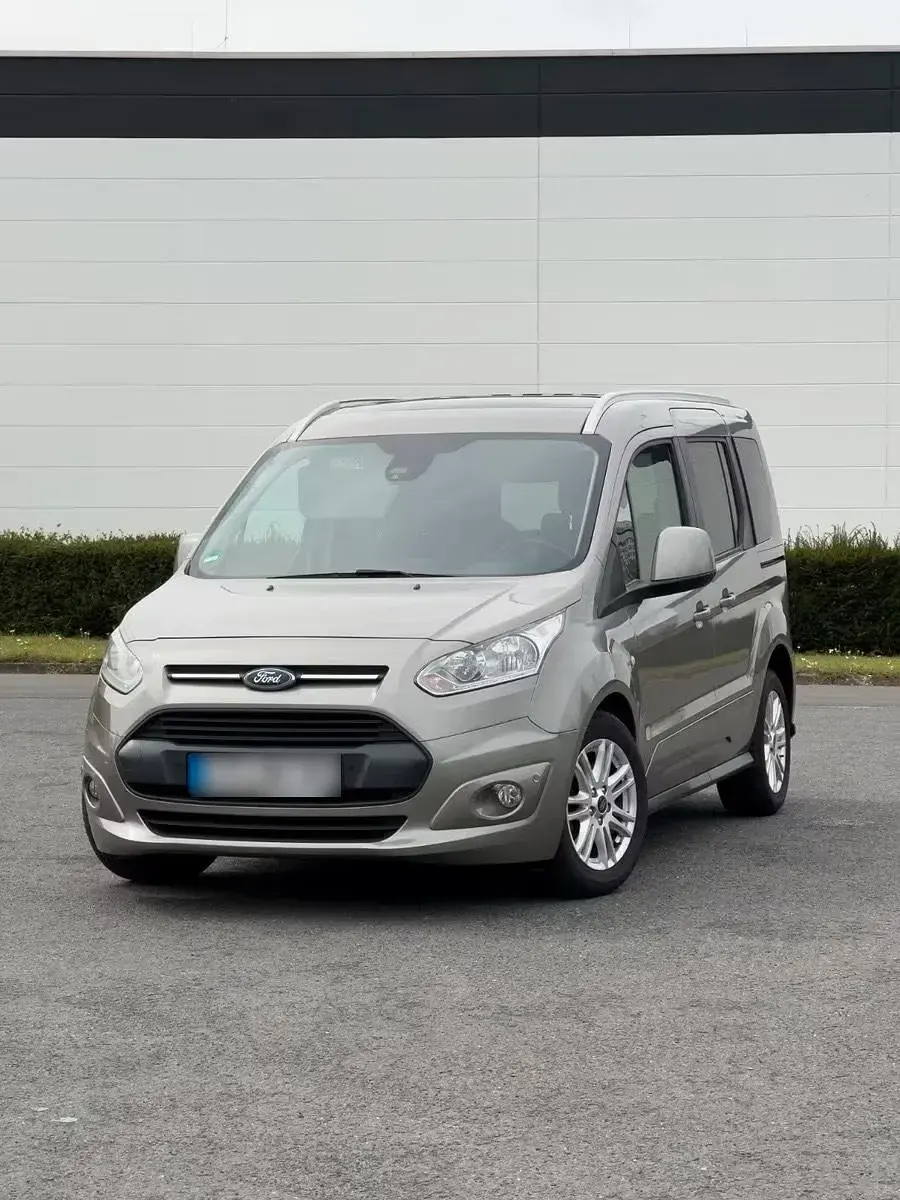Gebraucht Ford Tourneo Connect Titanium 107 PS (78 kW) 2016 Andere farben Van / Kleinbus