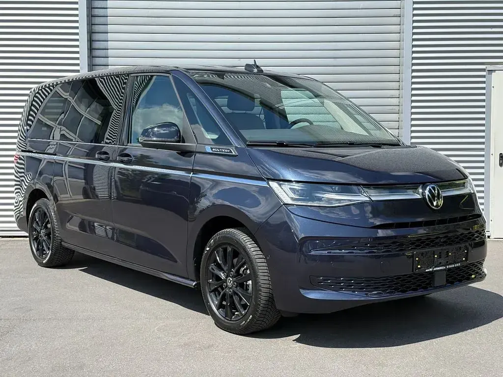 Gebraucht VW T7 Style 150 PS (110 kW) 2025 Blau Van