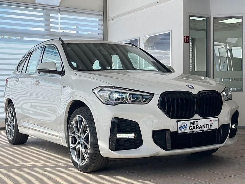 Weiß Gebraucht 2022 BMW X1 M Sport SUV | 24.100 € (Guter Preis) - Bild 1/4