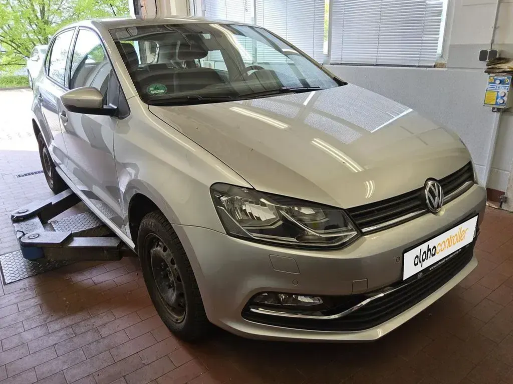 Gebraucht VW Polo Highline 90 PS (66 kW) 2017 Silber Limousine
