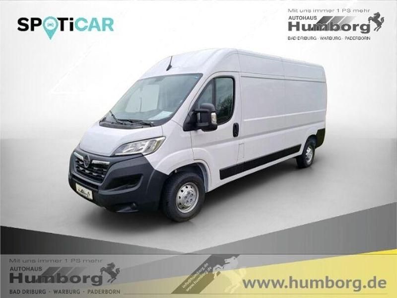 Weiß Gebraucht 2023 Opel Movano Selection Van | 24.660 € (Guter Preis) - Bild 1/4