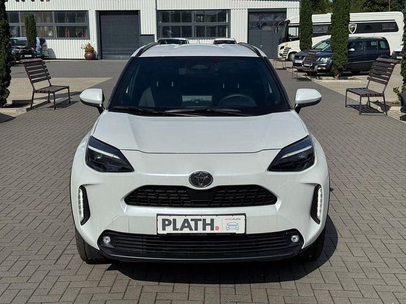 Neu Toyota Yaris Cross Active 131 PS (96 kW) 2025 Weiß SUV