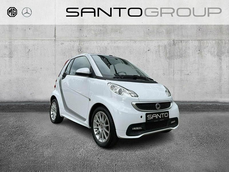 Weiß Gebraucht 2012 Smart ForTwo Cabrio Passion Cabrio | 9.980 € (Teuer) - Bild 1/4