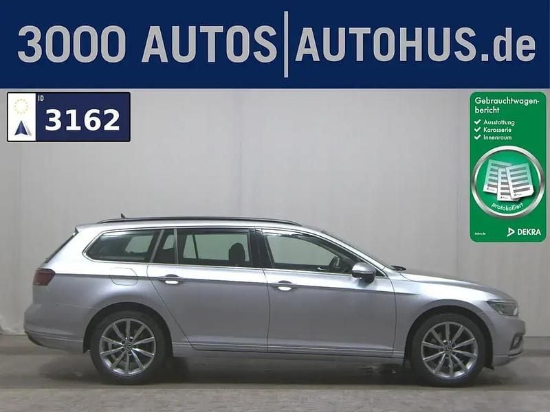 Pyritsilber (metallic) Gebraucht 2022 VW Passat Life Kombi | 20.980 € (Fairer Preis) - Bild 1/4