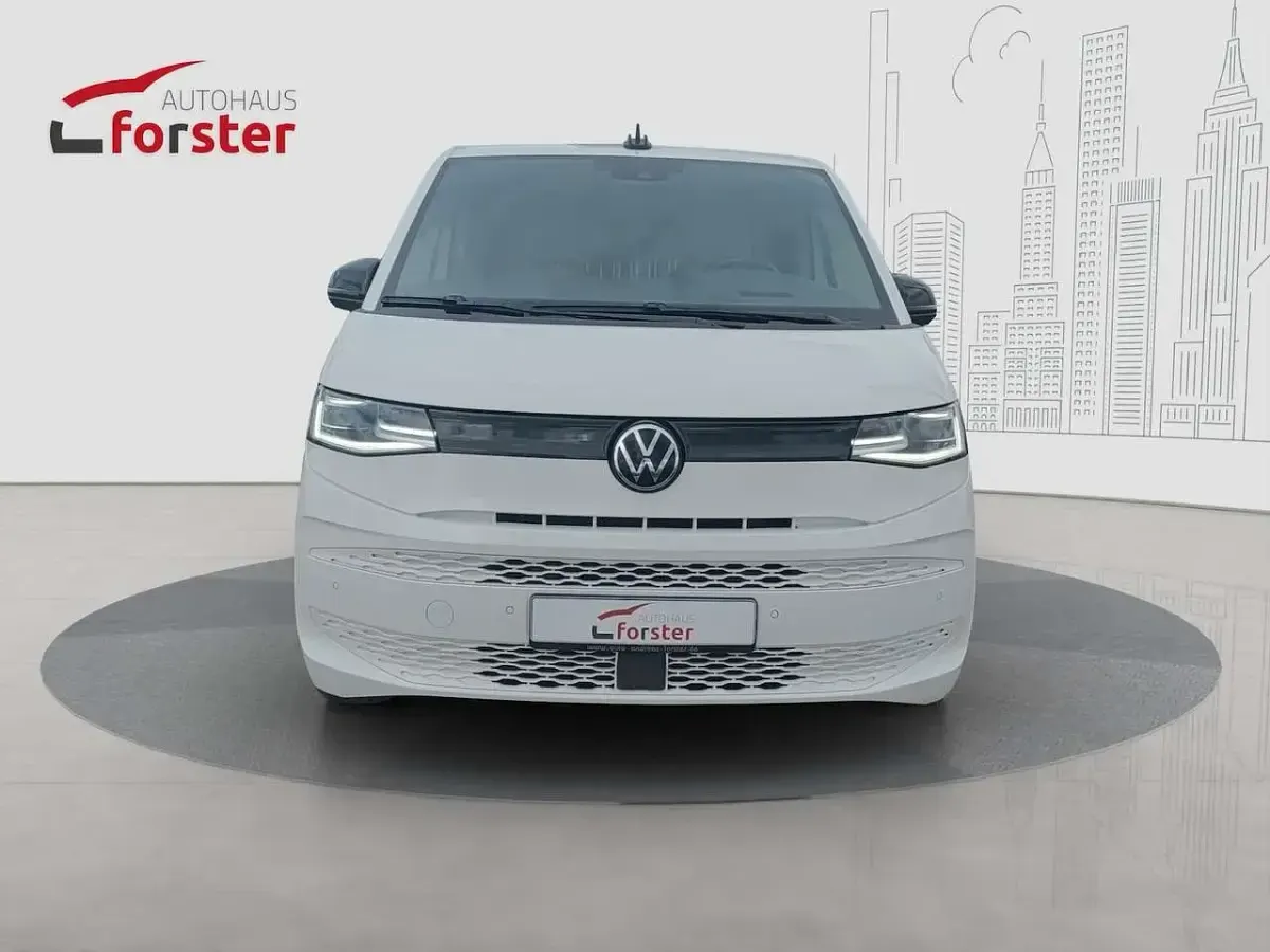 Gebraucht VW Multivan 150 PS (110 kW) 2024 Weiß Van / Kleinbus