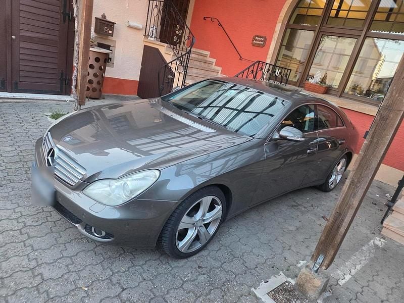 Gebraucht Mercedes CLS500 306 PS (225 kW) 2005 Grau Limousine