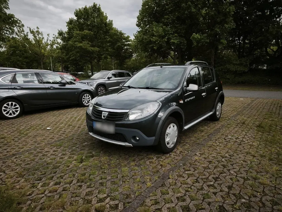Gebraucht Dacia Sandero Stepway 87 PS (63 kW) 2010 Grau Limousine