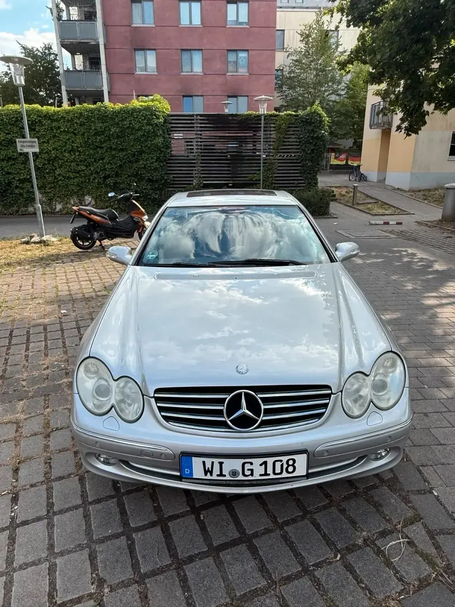 Gebraucht Mercedes CLK240 170 PS (125 kW) 2004 Silber Limousine
