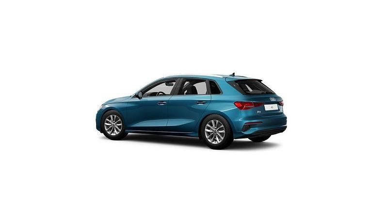 Gebraucht Audi A3 Ambiente 150 PS (110 kW) 2022 Atollblau metallic Limousine