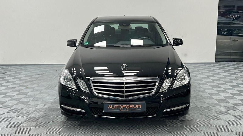 Gebraucht Mercedes E200 136 PS (100 kW) 2011 Schwarz Limousine