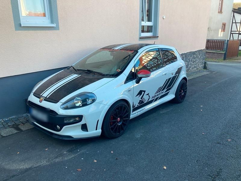 Weiß Gebraucht 2012 Abarth Punto Evo Kleinwagen | 18.500 € - Bild 1/4