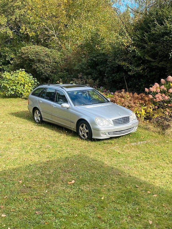 Silber Gebraucht 2004 Mercedes C220 Kombi | 1.500 € (Guter Preis) - Bild 1/4