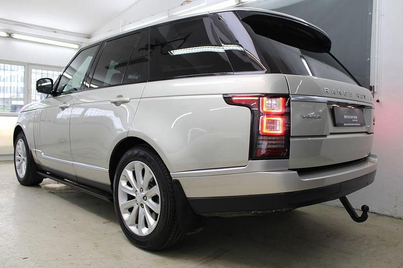 Gebraucht Land Rover Range Rover Vogue 258 PS (189 kW) 2013 Silber SUV