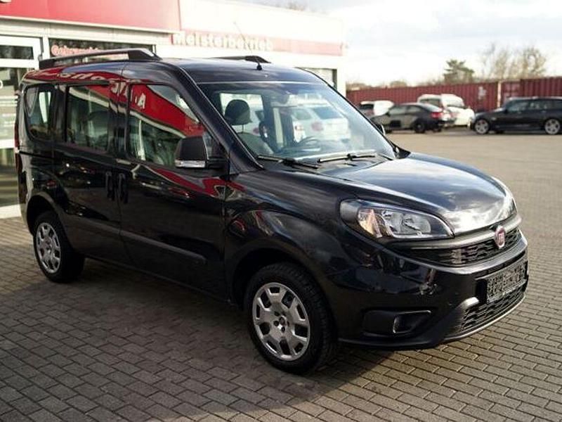 Gebraucht Fiat Doblò 95 PS (69 kW) 2018 Nero Van / Kleinbus