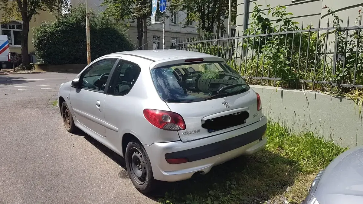 Gebraucht Peugeot 206+ 2009 Silber Kleinwagen