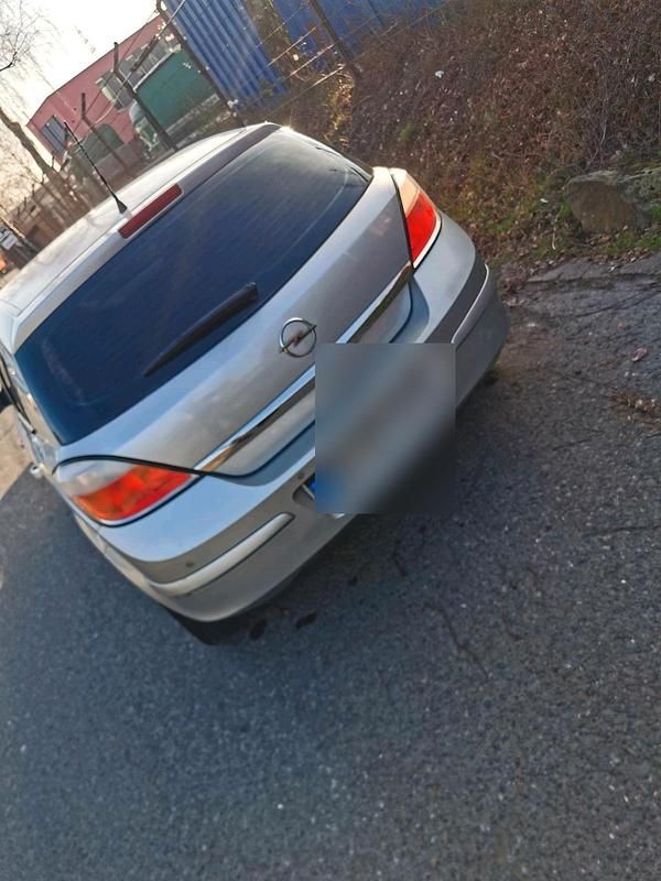 Gebraucht Opel Astra 100 PS (73 kW) 2005 Silber Kleinwagen