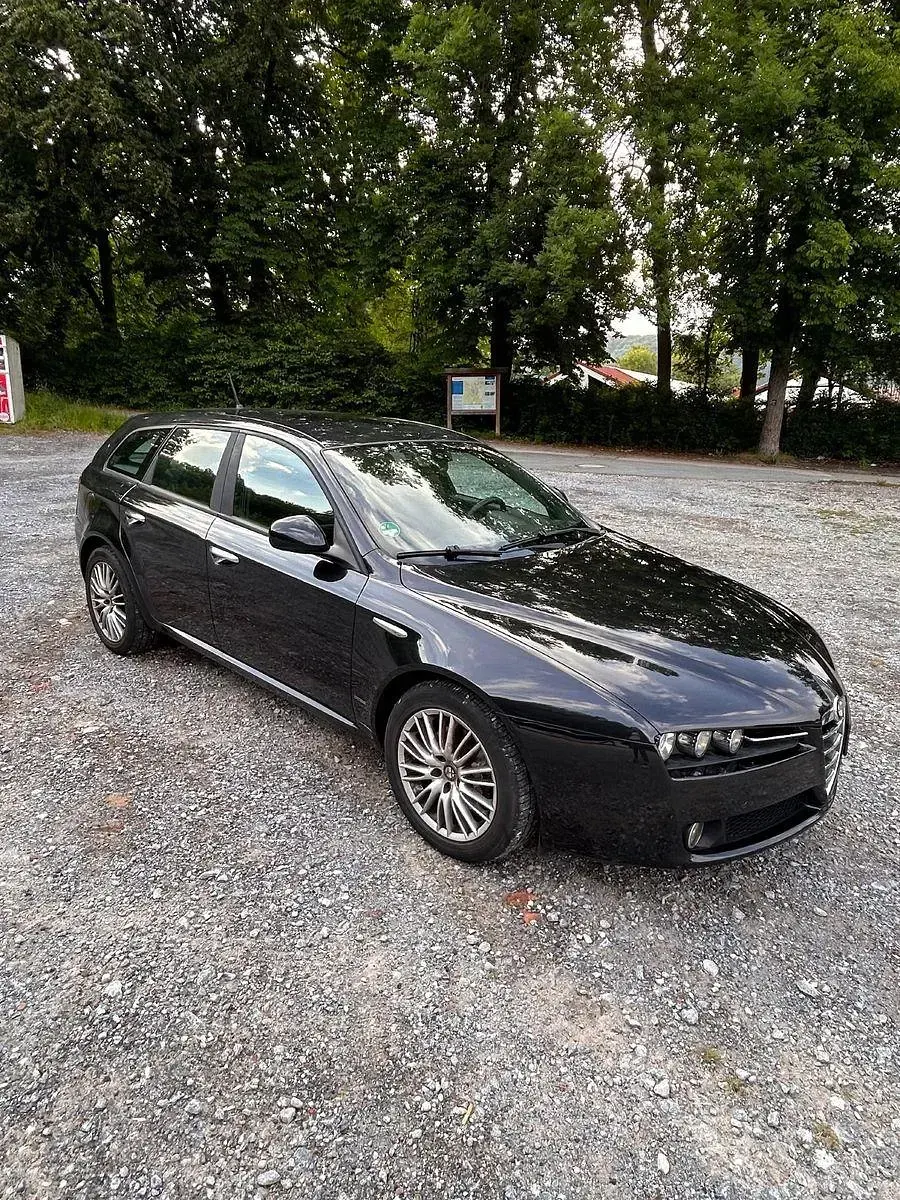 Gebraucht Alfa Romeo 159 136 PS (100 kW) 2012 Schwarz Kombi
