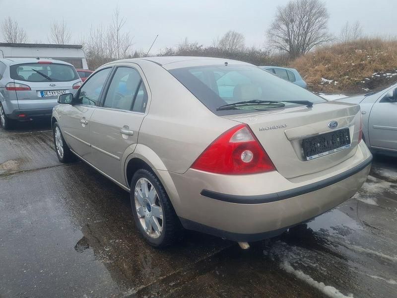 Gebraucht Ford Mondeo Ghia 145 PS (106 kW) 2004 Grau Limousine