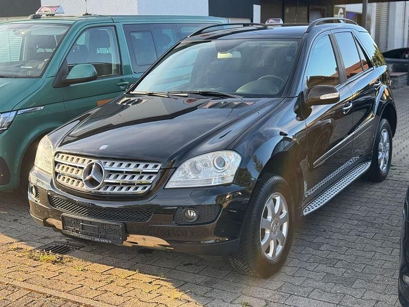 Schwarz Gebraucht 2007 Mercedes ML280 SUV | 7.499 € (Fairer Preis) - Bild 1/4